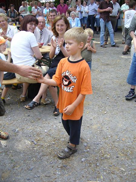 Haehnewettkraehen der Kreisjugend des Kreisverbandes Guetersloh 075.jpg - Hähnewettkrähen des Kreisverbandes Gütersloh in Langenberg auf dem Hofe Großelohmann
